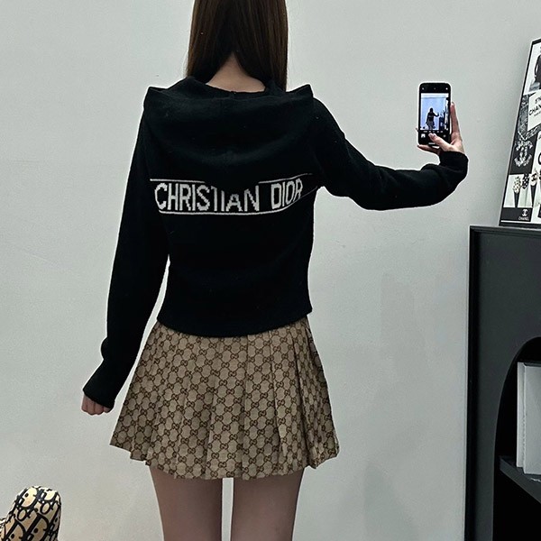大人気! ディオールアルプス フード付きニット 偽物 dee62361
